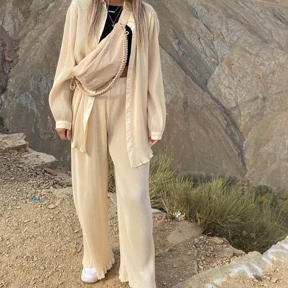 Pretty Little Thing Cream Plisse Button Front Oversized Shirt & Pants Set Xsmall - Picture 8 of 9